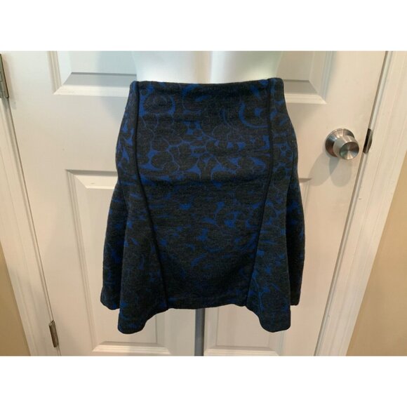 Veronica Beard Blue & Black Baroque Scroll Flounce Mini Skirt, Size Large - Picture 5 of 8